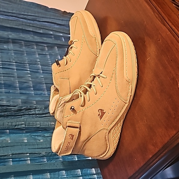 Shoes - suede sneakers. New just has no tags - Picture 2 of 6